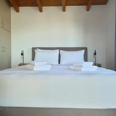 Nostos Apartman *